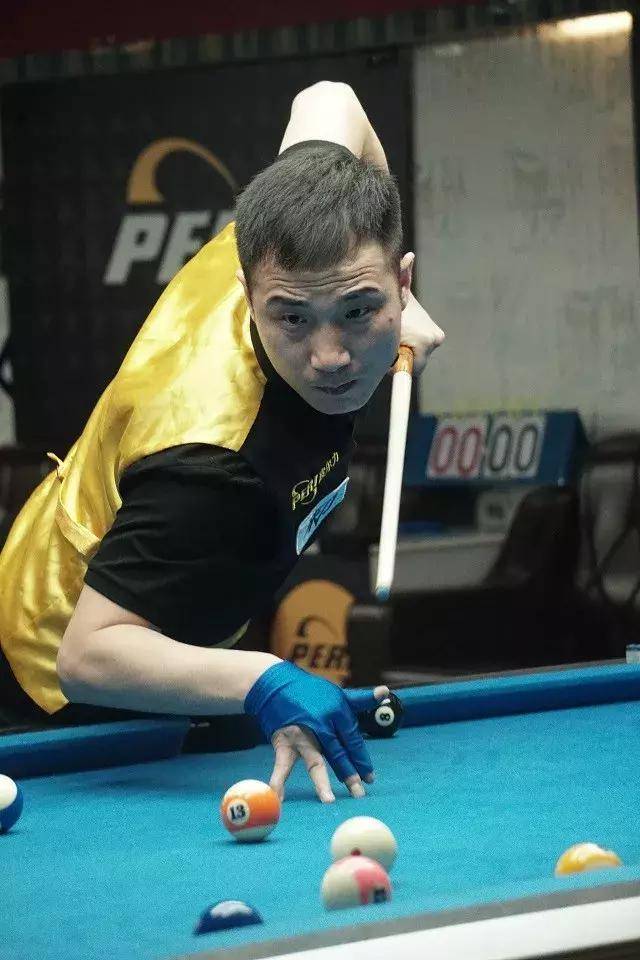 场上的巨大 场上的巨大